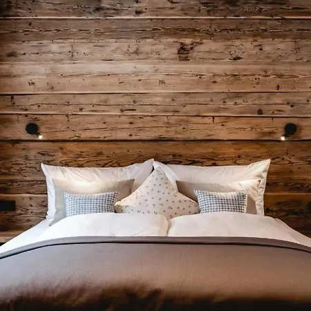 Chalet Cupids New