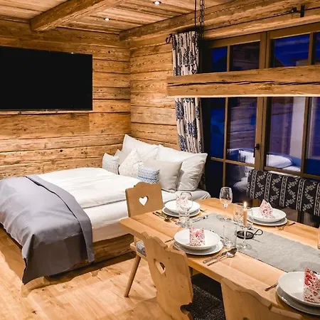 Cupids New Chalet *