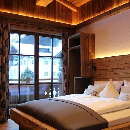 Cupids New Chalet *